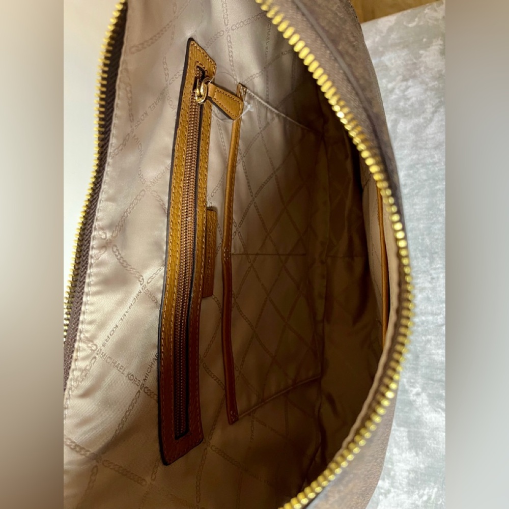 Pristine Condition Michael Kors Evie Large Leather Shoulder Bag - Picture 16 of 17